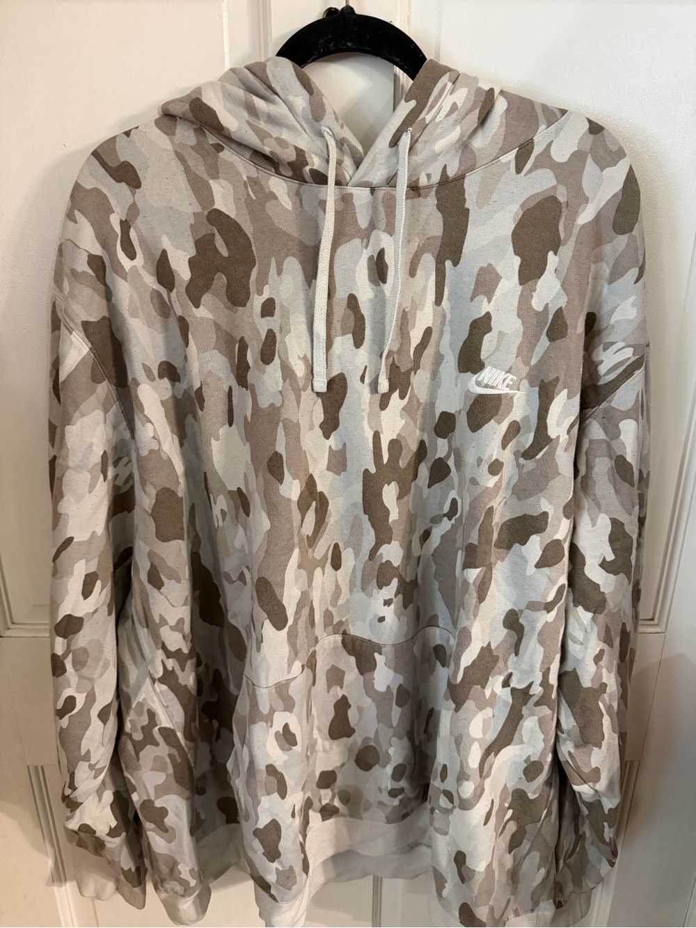 Nike Men's Beige & Tan Camo Pullover Hoodie